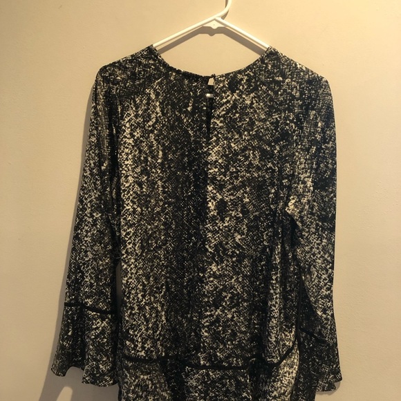 Med Mossimo brand long sleeve blouse - Picture 3 of 5